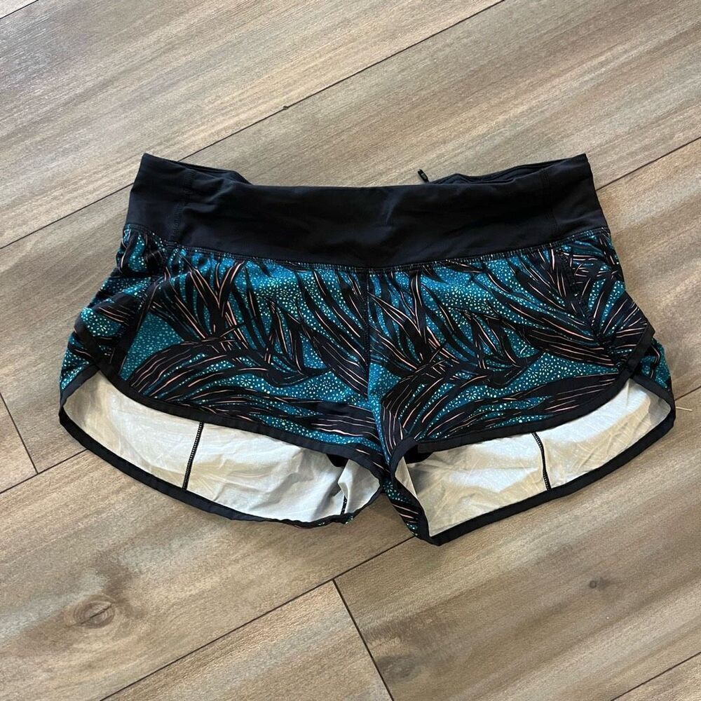 Lululemon‎ Black Pattern Athletic Workout Shorts Women 6